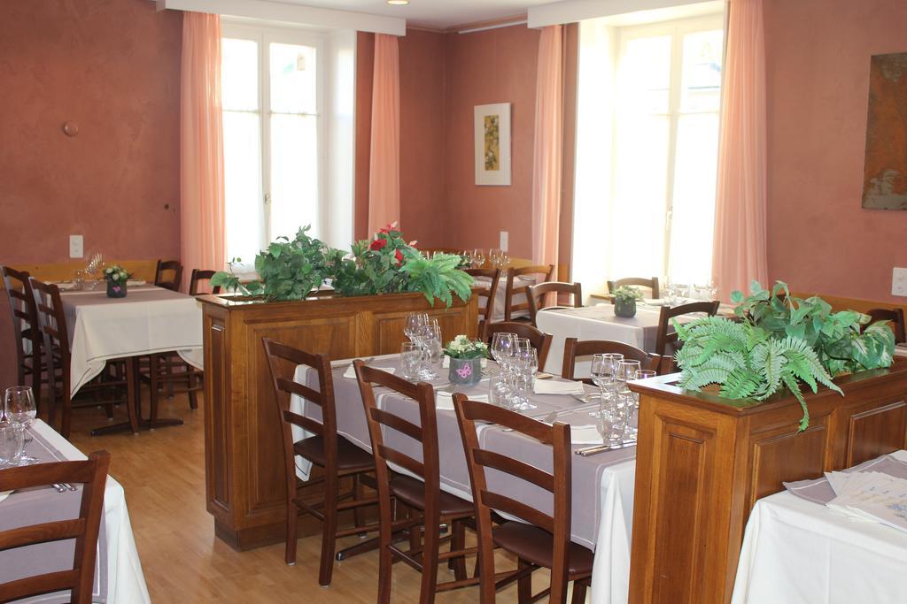 Hotel De La Gare Yvonand Buitenkant foto